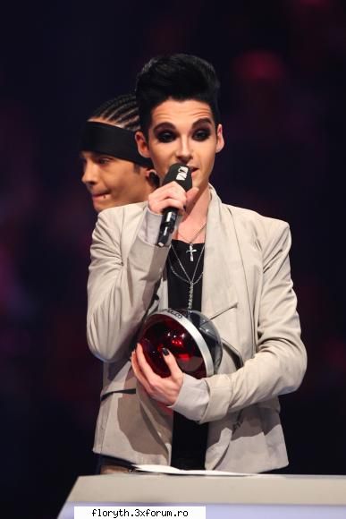 Poze cu TH - iS MuMoaSER POzeLE ELa mAi PuN sHy YoP cATEvA :P - Tokio Hotel