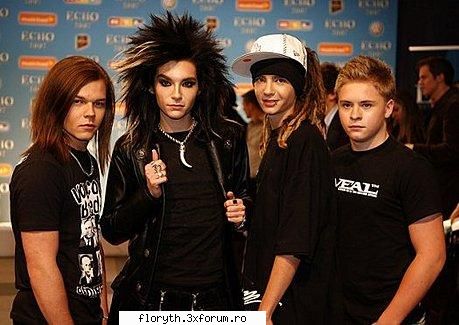 Punem poze cu th sau ce?? - ♥PiNgUiNuL RoZ♥ - Photo